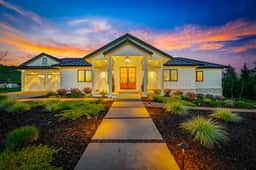 Healdsburg Haven - 3 BD plus Den, Pool, Spa & Wine Tasting - Image 2