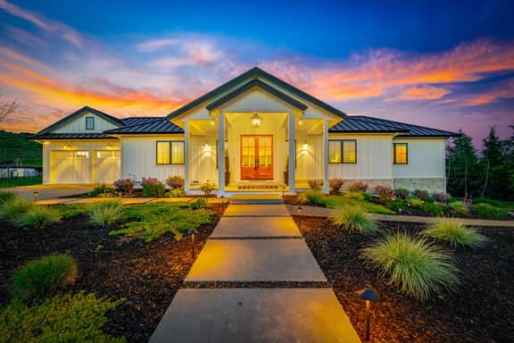 Healdsburg Haven - 3 BD plus Den, Pool, Spa & Wine Tasting - Image 2